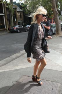 Naomi Watts feet photo thumbnail