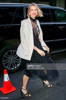 Naomi Watts feet photo thumbnail