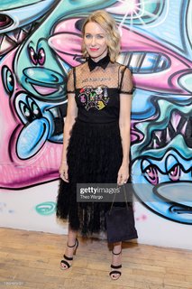 Naomi Watts feet photo thumbnail