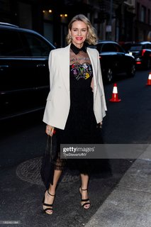 Naomi Watts feet photo thumbnail