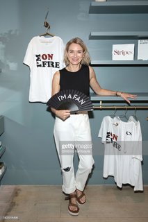 Naomi Watts feet photo thumbnail