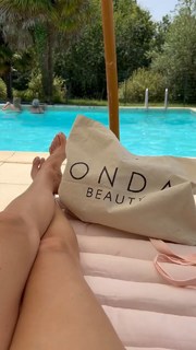 Naomi Watts feet photo thumbnail