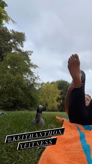 Naomi Watts feet photo thumbnail