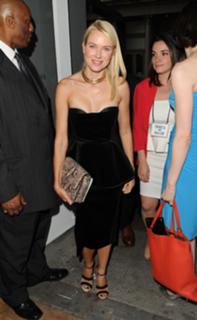 Naomi Watts feet photo thumbnail