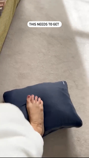 Naomi Watts feet photo thumbnail