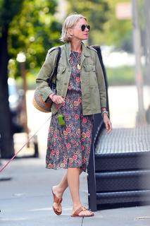 Naomi Watts feet photo thumbnail