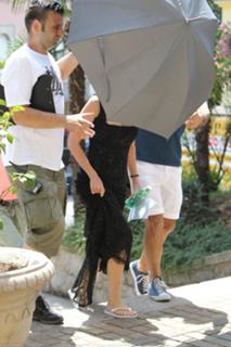 Naomi Watts feet photo thumbnail