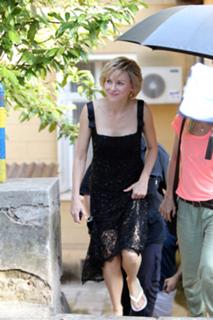 Naomi Watts feet photo thumbnail