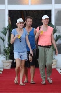 Naomi Watts feet photo thumbnail