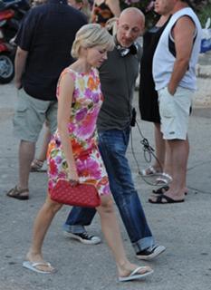 Naomi Watts feet photo thumbnail