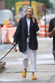 Naomi Watts feet photo thumbnail