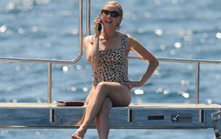 Naomi Watts feet photo thumbnail