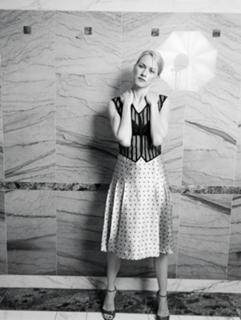 Naomi Watts feet photo thumbnail