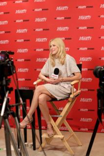 Naomi Watts feet photo thumbnail