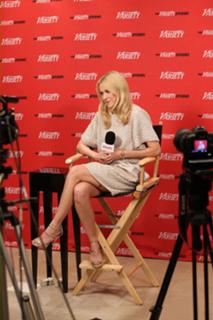 Naomi Watts feet photo thumbnail