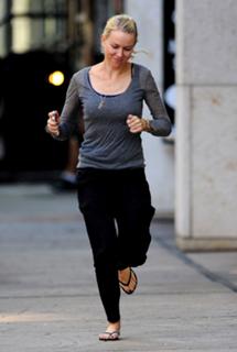 Naomi Watts feet photo thumbnail