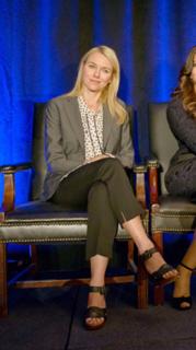 Naomi Watts feet photo thumbnail