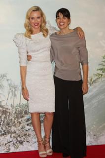 Naomi Watts feet photo thumbnail