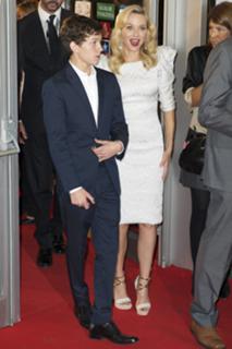 Naomi Watts feet photo thumbnail