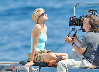 Naomi Watts feet photo thumbnail