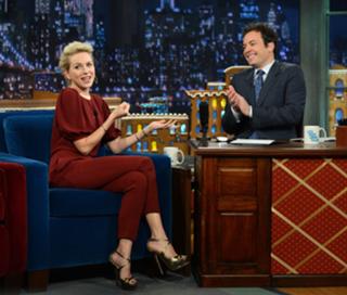 Naomi Watts feet photo thumbnail