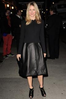 Naomi Watts feet photo thumbnail