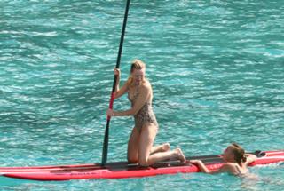 Naomi Watts feet photo thumbnail