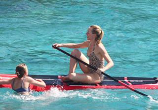 Naomi Watts feet photo thumbnail