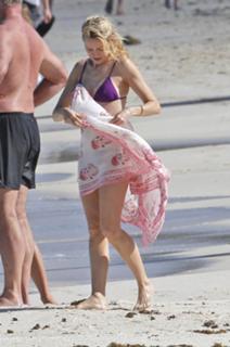 Naomi Watts feet photo thumbnail