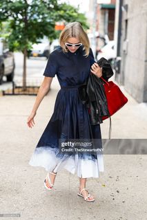 Naomi Watts feet photo thumbnail