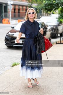 Naomi Watts feet photo thumbnail