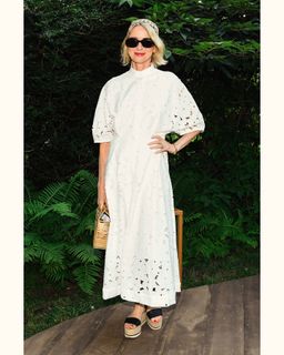 Naomi Watts feet photo thumbnail