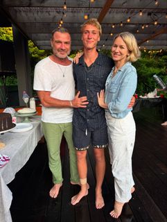 Naomi Watts feet photo thumbnail