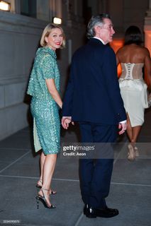 Naomi Watts feet photo thumbnail