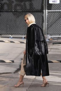 Naomi Watts feet photo thumbnail