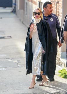 Naomi Watts feet photo thumbnail