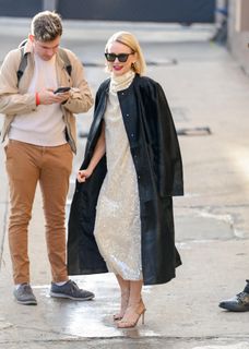 Naomi Watts feet photo thumbnail