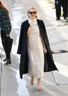 Naomi Watts feet photo thumbnail