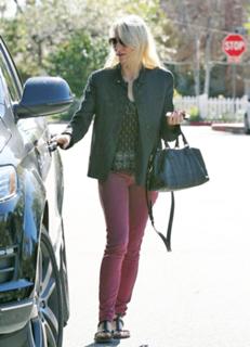 Naomi Watts feet photo thumbnail