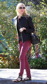 Naomi Watts feet photo thumbnail