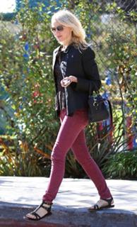 Naomi Watts feet photo thumbnail