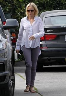 Naomi Watts feet photo thumbnail