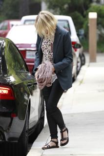 Naomi Watts feet photo thumbnail