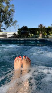 Naomi Watts feet photo 2
