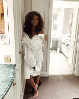 Naomie Harris feet photo thumbnail