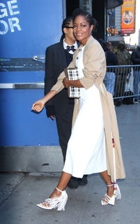 Naomie Harris feet photo thumbnail