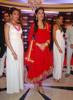 Nargis Fakhri feet photo thumbnail