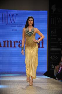 Nargis Fakhri feet photo thumbnail
