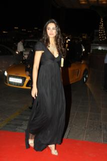 Nargis Fakhri feet photo thumbnail