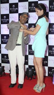 Nargis Fakhri feet photo thumbnail